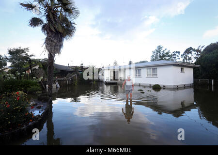 Foto di Tim Cuff - 1 Febbraio 2018 - Flood i danni alle proprietà in Ruby Bay, Nelson Foto Stock
