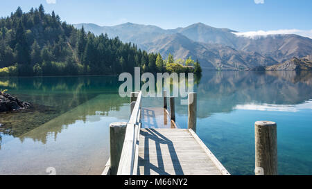 Il lago di Benmore riflessioni, Isola del Sud, Nuova Zelanda Foto Stock