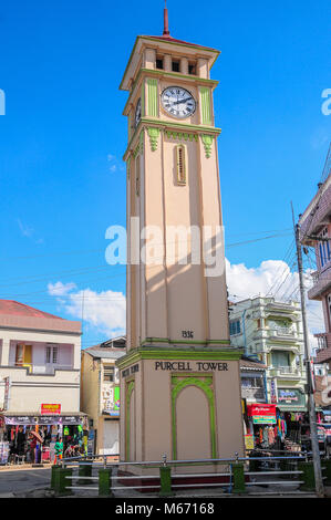 Pyin Oo Lwin, Myanmar - Purcell Clock Tower nel centro di Pyin Oo Lwin, eretto nel 1936 Foto Stock