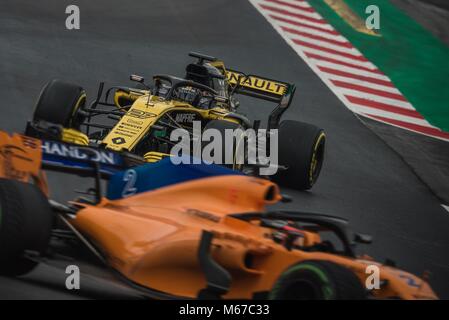 Barcellona, Spagna. 01 Mar, 2018. NICO HULKENBERG (GER) unità nella sua Renault RS18 durante il giorno quattro di un test di Formula Uno al Circuit de Catalunya Credito: Matthias Oesterle/Alamy Live News Foto Stock