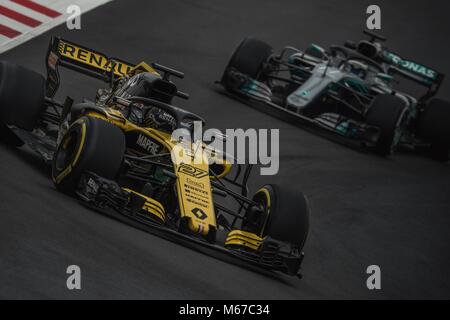 Barcellona, Spagna. 01 Mar, 2018. NICO HULKENBERG (GER) unità nella sua Renault RS18 durante il giorno quattro di un test di Formula Uno al Circuit de Catalunya Credito: Matthias Oesterle/Alamy Live News Foto Stock