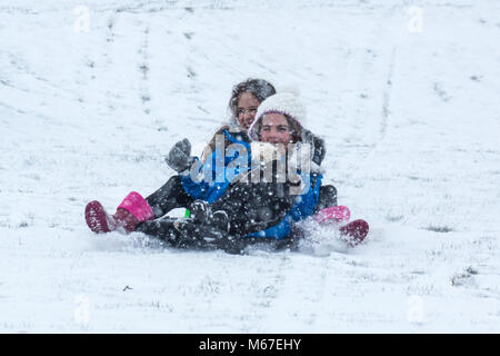 Il cosiddetto 'Bestia da est' soffia nel sud ovest del Regno Unito portando la nevicata causando gravi interruzioni di viaggio Foto Stock