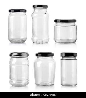 Vuoto chiuso il vasetto di vetro con coperchio metallico isolato su sfondo bianco Foto Stock