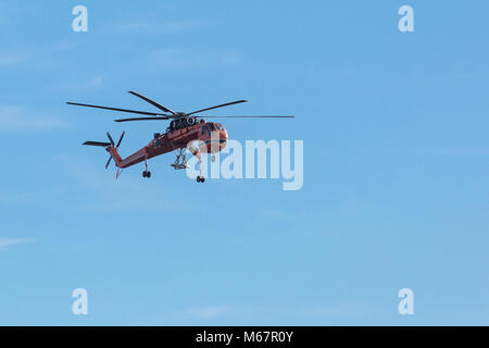 Erickson s-64f aria-gru elicottero arrivando Montrose docks per lo smontaggio e la spedizione per tornare negli Stati Uniti in nave Foto Stock