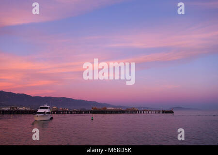 Santa Barbara Pier al tramonto, CA. Foto Stock