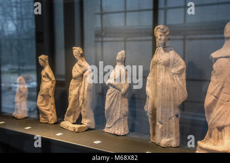 Italia Basilicata Alta Val d'Agri Grumento, Grumentum parco nazionale dell'Appennino Lucano del Museo Nazionale Archeologico di Alta Val d'Agri - antiche statue di epoca romana Foto Stock