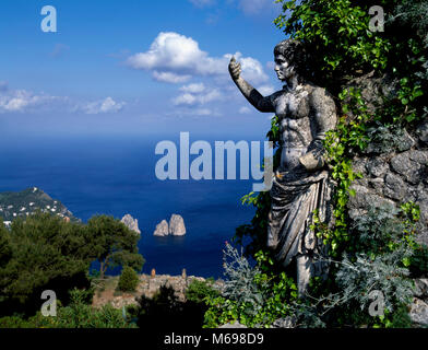 Tiberius-Statue sul Monte Solarno, isola di Capri, Italia, Europa Foto Stock