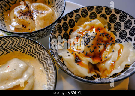 Piatto di ravioli in un ristorante. Il preservativo. Le Gers Reparto, Nuova Aquitaine, Midi Pyerenees. Francia Europa Foto Stock