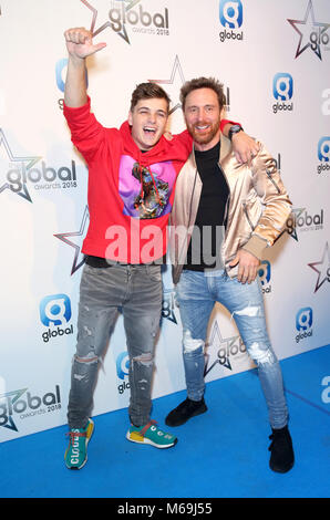 Martin Garrix con il premio per il miglior pop dance e David Guetta in sala stampa al Global Awards, un nuovissimo premi mostra ospitata da Global, Media e Entertainment Group, a Londra, Eventim Apollo Hammersmith. Picture Data: giovedì 1 marzo 2018. Vedere PA storia SHOWBIZ globale. Foto di credito dovrebbe leggere: Isabel Infantes/PA FILO Foto Stock