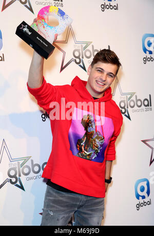 Martin Garrix con il premio per il miglior Pop Dance in sala stampa al Global Awards, un nuovissimo premi mostra ospitata da Global, Media e Entertainment Group, a Londra, Eventim Apollo Hammersmith Foto Stock