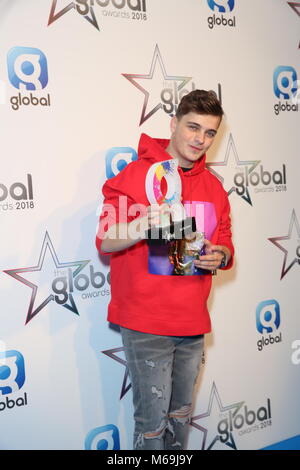 Martin Garrix con il premio per il miglior Pop Dance in sala stampa al Global Awards, un nuovissimo premi mostra ospitata da Global, Media e Entertainment Group, a Londra, Eventim Apollo Hammersmith Foto Stock