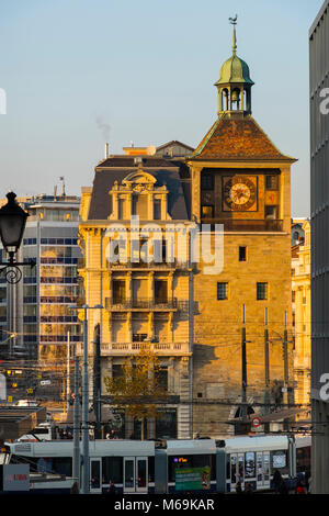 Molard torre quadrata. Bel Air. tram, autobus, filobus stazione. La città vecchia, centro storico. Genève Suisse. Ginevra. La Svizzera in Europa Foto Stock