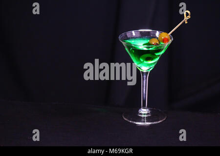 Cocktail di verde per San Patrizio giorno Foto Stock