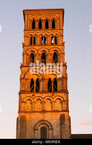 Romanica cattedrale di Saint-Pierre, Angoulême, Charente, Poitou-Charentes, Francia Europa Foto Stock