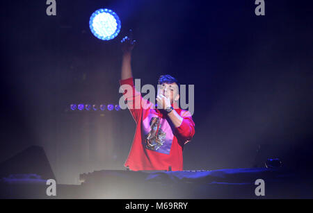 Martin Garrix sul palco durante il Global Awards, un nuovissimo premi mostra ospitata da Global Media & Entertainment Group,Â a Londra, Eventim Apollo Hammersmith. Stampa foto di associazione. Picture Data: giovedì 1 marzo 2018. Vedere PA storia SHOWBIZ globale. Foto di credito dovrebbe leggere: Angeles Rodenas/PA FILO Foto Stock