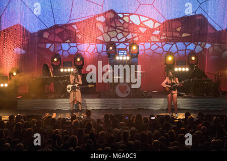 Londra, Regno Unito. 1 Marzo, 2018. Kit di primo soccorso performing live sul palco del Roundhouse di Londra a sostegno del loro nuovo album rovine. Foto Data: giovedì, 1 marzo 2018. Credito: Roger Garfield/Alamy Live News Foto Stock