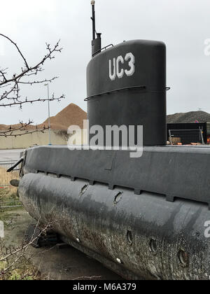 Copenhagen, Danimarca. 18 gennaio, 2018. Dopo ingegnere danese Peter Madsen è stato accusato di omicidio misterioso del giornalista parete Kim, il suo sommergibile "Nautilus" si siede sulla terraferma a Copenhagen, in Danimarca, il 18 gennaio 2018. La sua prova è programmata per avviare il 8 marzo 2018. Credito: Theresa Münch/dpa/Alamy Live News Foto Stock