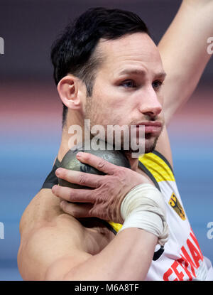 Birmingham, Regno Unito. 2 Mar, 2018. 02 marzo 2018, Gran Bretagna, Birmingham: IAAF Campionati mondiali Indoor di Atletica Leggera, uomini hepathlon: Kai Kazmirek della Germania si prepara per colpo messo. Foto: Sven Hoppe/dpa s Credito: dpa picture alliance/Alamy Live News Foto Stock