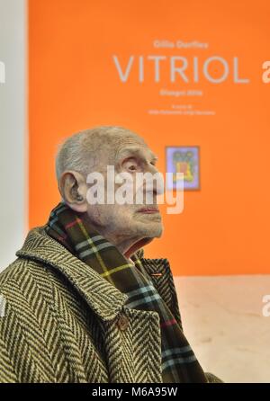 Apertura della mostra di Vetriolo di Gillo Dorfles presso la Triennale di Milano (Duilio Piaggesi, Milano - 2017-01-12) ps la foto può essere utilizzato rispettando il contesto in cui è stato preso e senza intenti diffamatori delle persone rappresentate ( Duilio Piaggesi, FOTO ARCHIVIO - 2018-03-02) ps la foto può essere utilizzato rispettando il contesto in cui è stato preso e senza intenti diffamatori della decorazione del popolo rappresentato Foto Stock