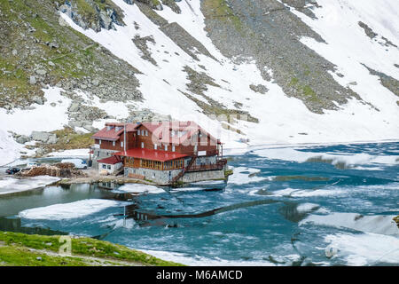 Lago Balea Transfagarasan Romania. Importante attrazione turistica. Foto Stock