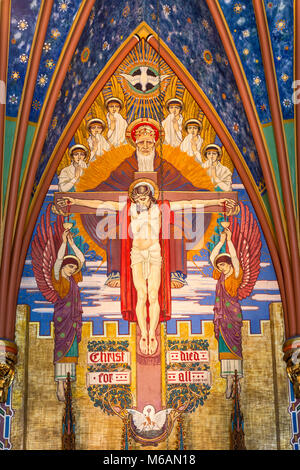 Cristo sulla Croce, Dio Padre e lo Spirito Santo murales nel Santuario della Cattedrale della Madeleine, Salt Lake City, Utah, Stati Uniti d'America Foto Stock