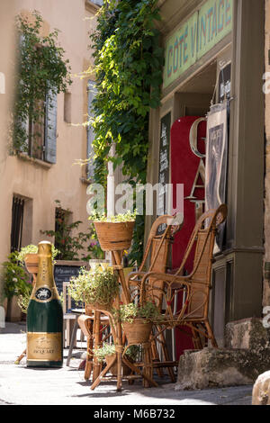 Antiquariato Lourmarin Apt Vaucluse Provenza-Alpi-Costa azzurra Francia Foto Stock