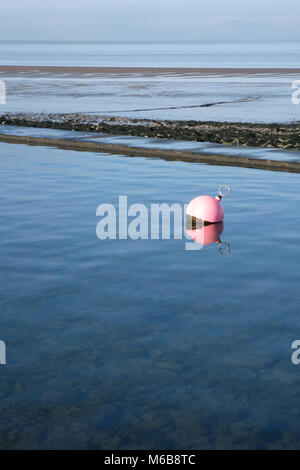 L'acqua di mare la balneazione e la nautica piscina a Clevedon nel Somerset, Inghilterra. Foto Stock