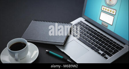 Immagine composita di screenshot di un servizio di valutazione Foto Stock