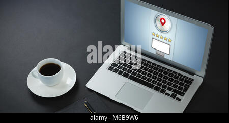 Immagine composita di screenshot di un servizio di valutazione Foto Stock