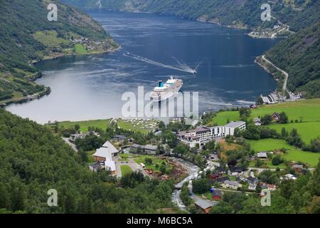 Fiordo Geiranger in Norvegia. More og Romsdal county paesaggio. Foto Stock