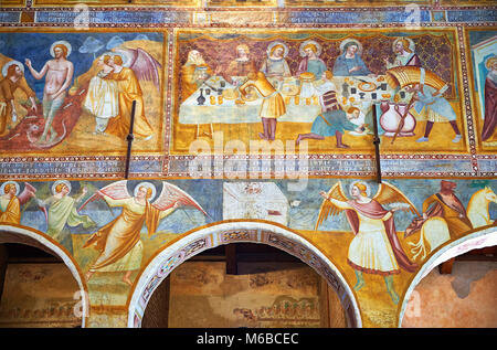 Primi affreschi rinascimentali di Vitale da Bologna (1309 - 1369) del Cristo Pantocratore (in maestà), pinted in stile bizantino di Cristo che appaiono in Foto Stock