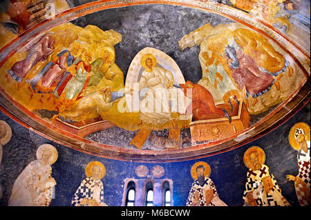 Il XI secolo la chiesa bizantina di San Salvatore in Chora e la sua anastasis affresco della cappella parecclesion. Cristo è raffigurato il salvataggio annuncio Foto Stock