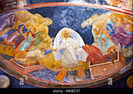 Il XI secolo la chiesa bizantina di San Salvatore in Chora e la sua anastasis affresco della cappella parecclesion. Cristo è raffigurato il salvataggio annuncio Foto Stock