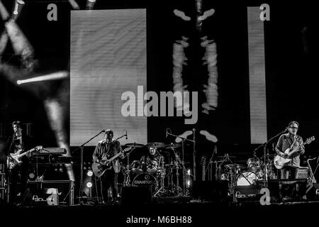 La rock band in Spagnolo degli anni ottanta e novanta, uomini G dalla Spagna e la Enanitos Verdes dall Argentina, hanno offerto un concerto di Huevos Revueltos tour eseguito a Hipodromo nella città di Hermosillo Sonora. (Foto: Luis Gutierre / NortePhoto.com) Foto Stock