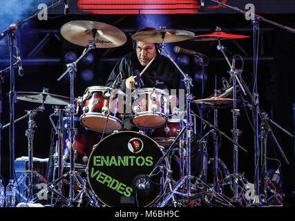 La rock band in Spagnolo degli anni ottanta e novanta, uomini G dalla Spagna e la Enanitos Verdes dall Argentina, hanno offerto un concerto di Huevos Revueltos tour eseguito a Hipodromo nella città di Hermosillo Sonora. (Foto: Luis Gutierre / NortePhoto.com) Foto Stock