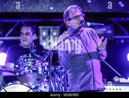 La rock band in Spagnolo degli anni ottanta e novanta, uomini G dalla Spagna e la Enanitos Verdes dall Argentina, hanno offerto un concerto di Huevos Revueltos tour eseguito a Hipodromo nella città di Hermosillo Sonora. (Foto: Luis Gutierre / NortePhoto.com) Foto Stock