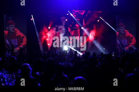 Martin Garrix sul palco durante il Global Awards, un nuovissimo premi mostra ospitata da Global Media & Entertainment Group, a Londra, Eventim Apollo Hammersmith. Stampa foto di associazione. Picture Data: giovedì 1 marzo 2018. Vedere PA storia SHOWBIZ globale. Foto di credito dovrebbe leggere: Angeles Rodenas/PA FILO Foto Stock