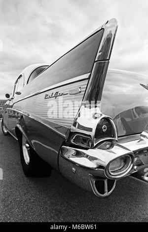 Tailfin su 1956 Chevrolet Bel Air, auto classica americana, Middlesbrough, Inghilterra, Regno Unito Foto Stock
