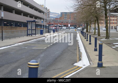 Emty street a Swansea su snow day Foto Stock