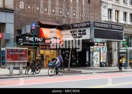 Gramercy Theatre, 127 e 23rd St, New York, NY. esterno alla vetrina di un teatro nel quartiere Gramercy di Manhattan. Foto Stock