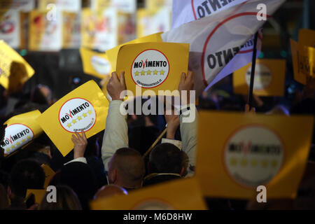 Roma, Italia. 02Mar, 2018. 02.03.2018. Piazza del Popolo, Roma, Italia. Italia-politico-ELEZIONE-voto la chiusura della campagna elettorale del 5-star movimento in Piazza del Popolo a Roma il 2 marzo 2018. Credit: Indipendente Agenzia fotografica/Alamy Live News Foto Stock