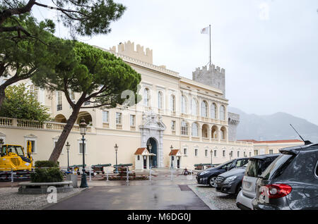 Il Principato di Monaco e il Principato di Monaco - 3 Novembre 2015: la vista dell'ingresso in Palazzo del Principe, casa dell'attuale monarca Albert II Foto Stock