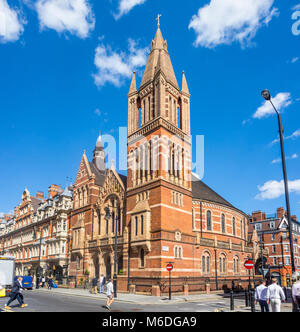 King's pesare casa ora cattedrale cattolica della Sacra Famiglia in esilio, Mayfair, Londra da Alfred Waterhouse Foto Stock