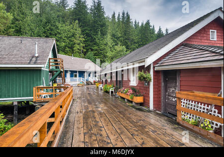 Case su palafitte, Boardwalk villaggio a Telegraph Cove, Nord Isola di Vancouver, British Columbia, Canada Foto Stock