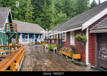 Case su palafitte, Boardwalk villaggio a Telegraph Cove, Nord Isola di Vancouver, British Columbia, Canada Foto Stock