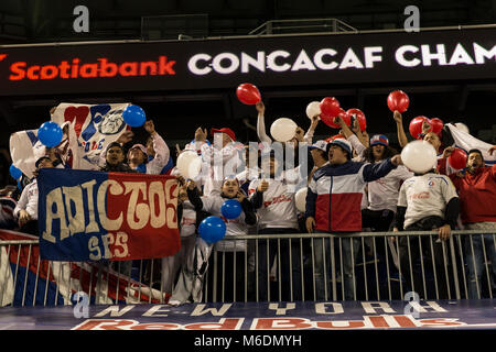 Harrison, Stati Uniti. 01 Mar, 2018. Gli appassionati di CD Olimpia di Honduras frequentare 2018 CONCACAF Champions League round di gioco 16 contro New York Red Bulls in Red Bull arena, Red Bulls ha vinto 2 - 0 Credito: Lev Radin/Pacific Press/Alamy Live News Foto Stock