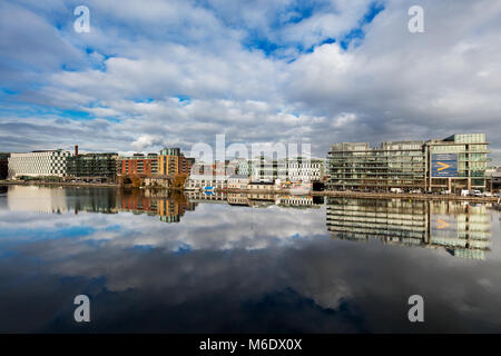 La moderna architettura di Hanover Quay in Grand Canal Dock, Dublino, Irlanda Foto Stock