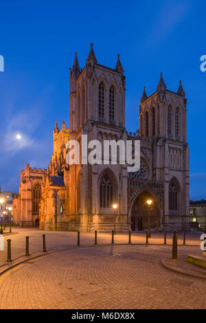 Cattedrale di Bristol su College Green nella città di Bristol, Inghilterra. Foto Stock