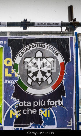 Elezione poster su billboard davanti agli italiani elezioni generali del 4 marzo, 2018 - CasaPound Italia è un neo-fascista partito politico fondato da Gianluca Iannone Foto Stock