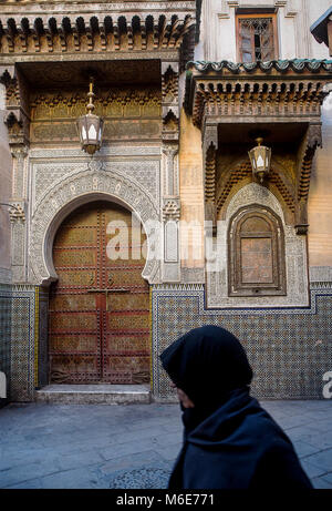 La facciata della Zaouia Sidi Ahmed Tijani, la medina di Fez.Marocco Foto Stock